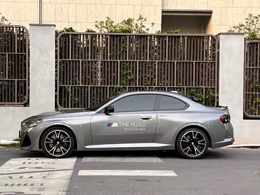 BMW M240i — фото 7