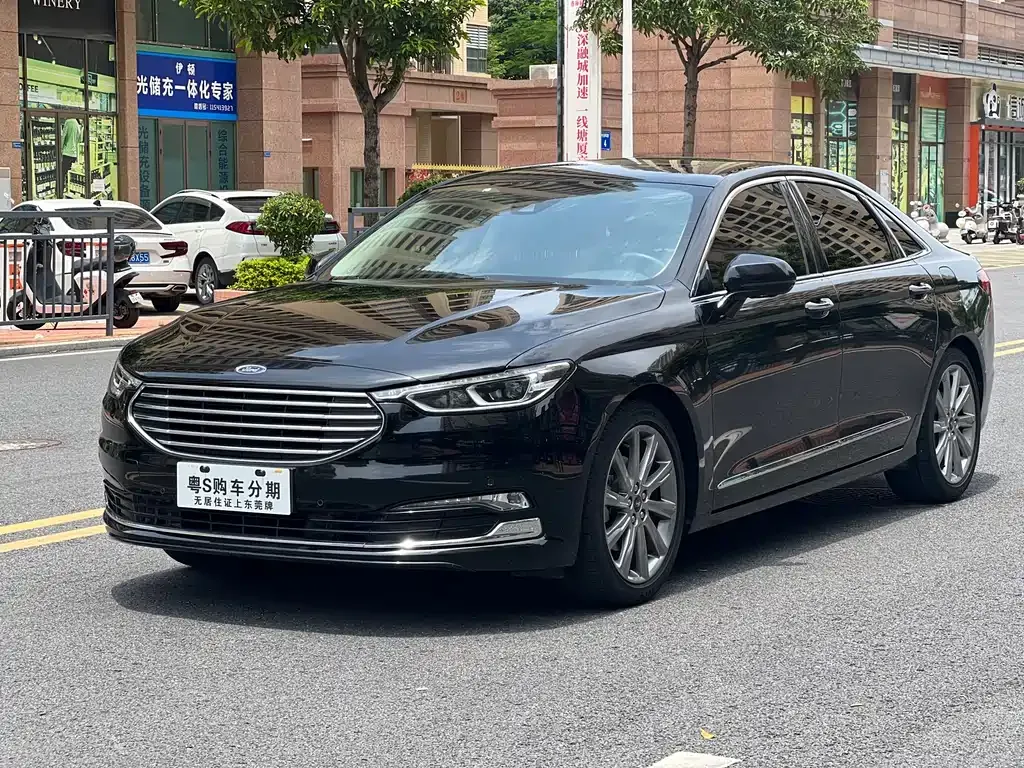Ford Taurus — фото 1