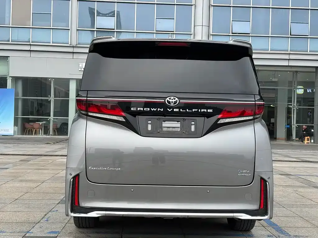 Toyota Vellfire — фото 8