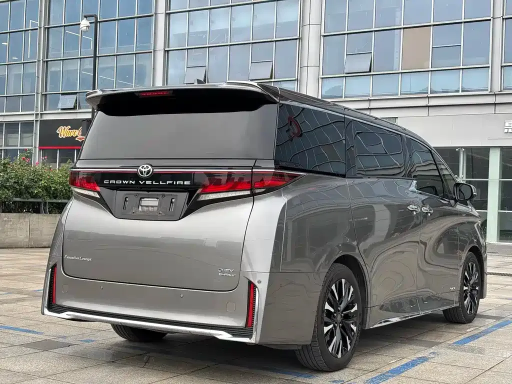 Toyota Vellfire — фото 10