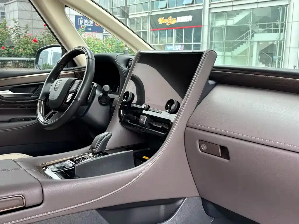 Toyota Vellfire — фото 7