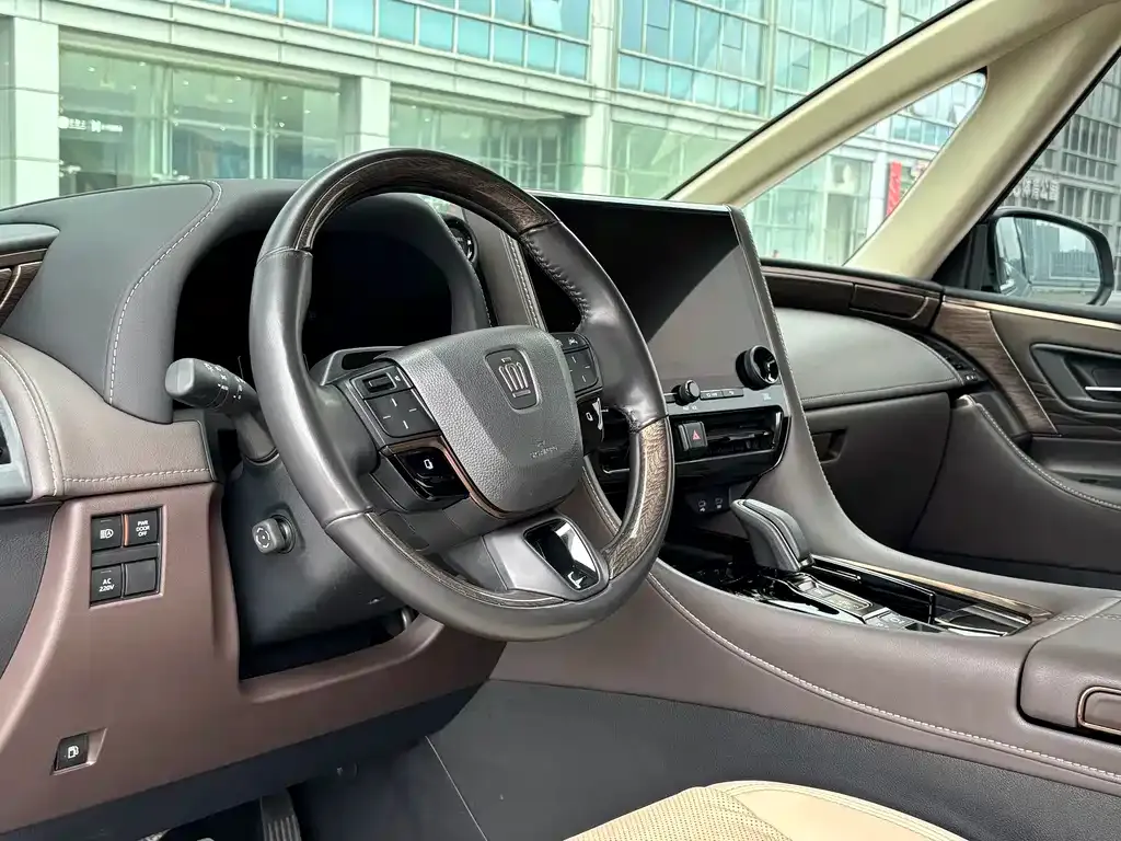Toyota Vellfire — фото 9