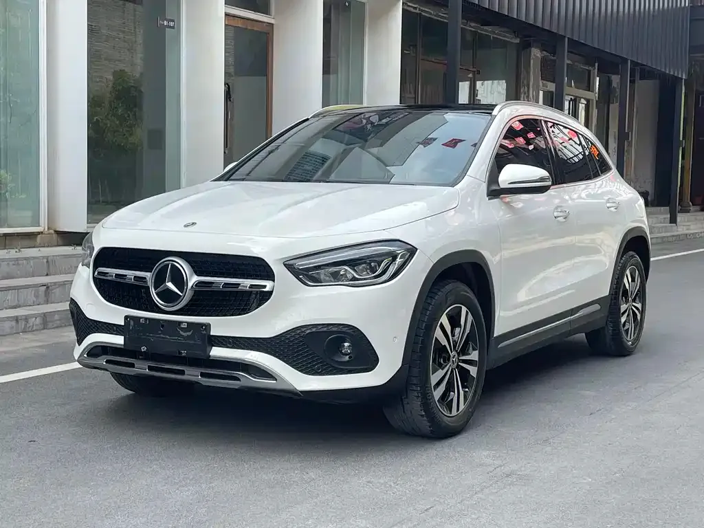 Mercedes-Benz GLA — фото 1