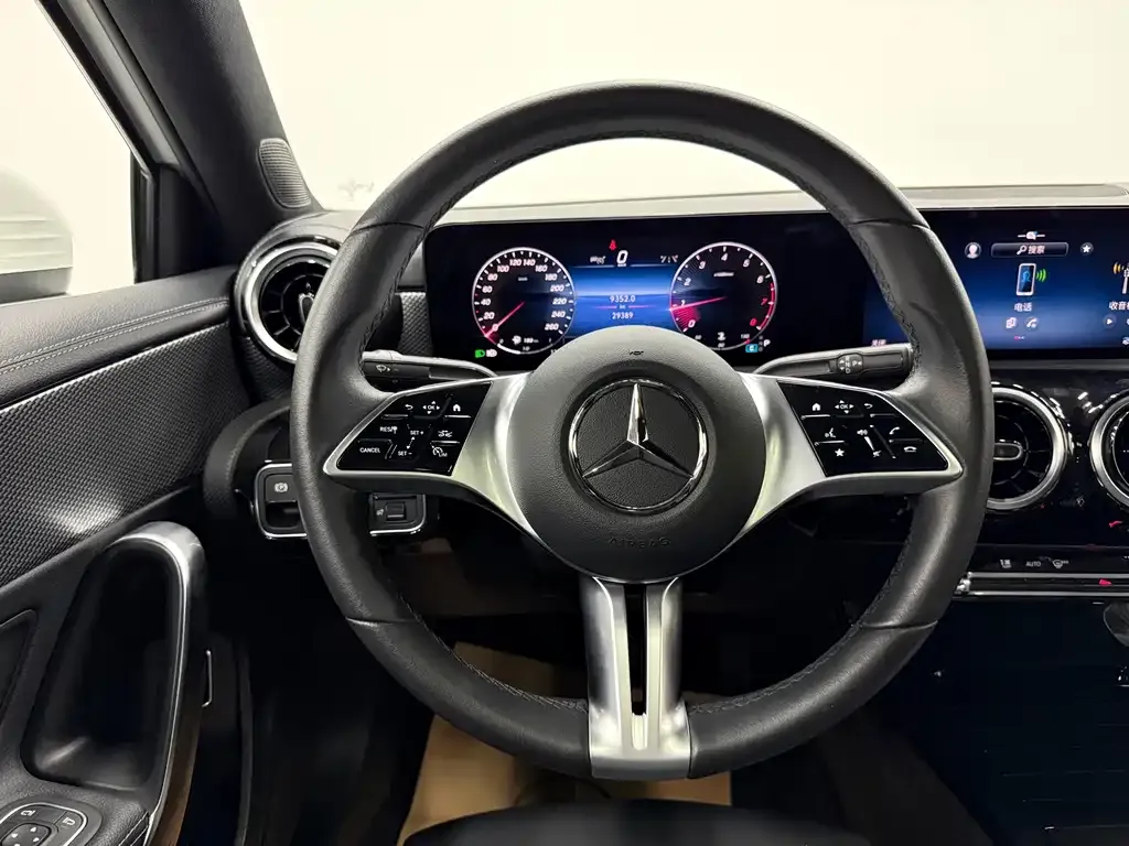 Mercedes-Benz A-Class — фото 10