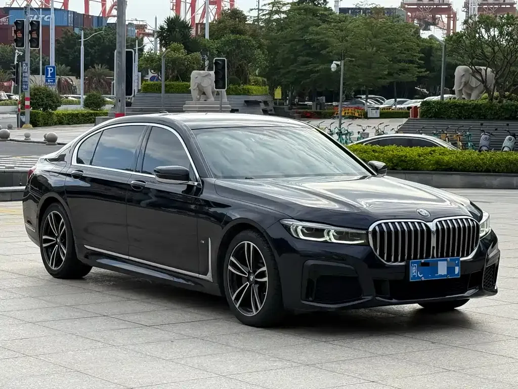 BMW 7 Series — фото 8