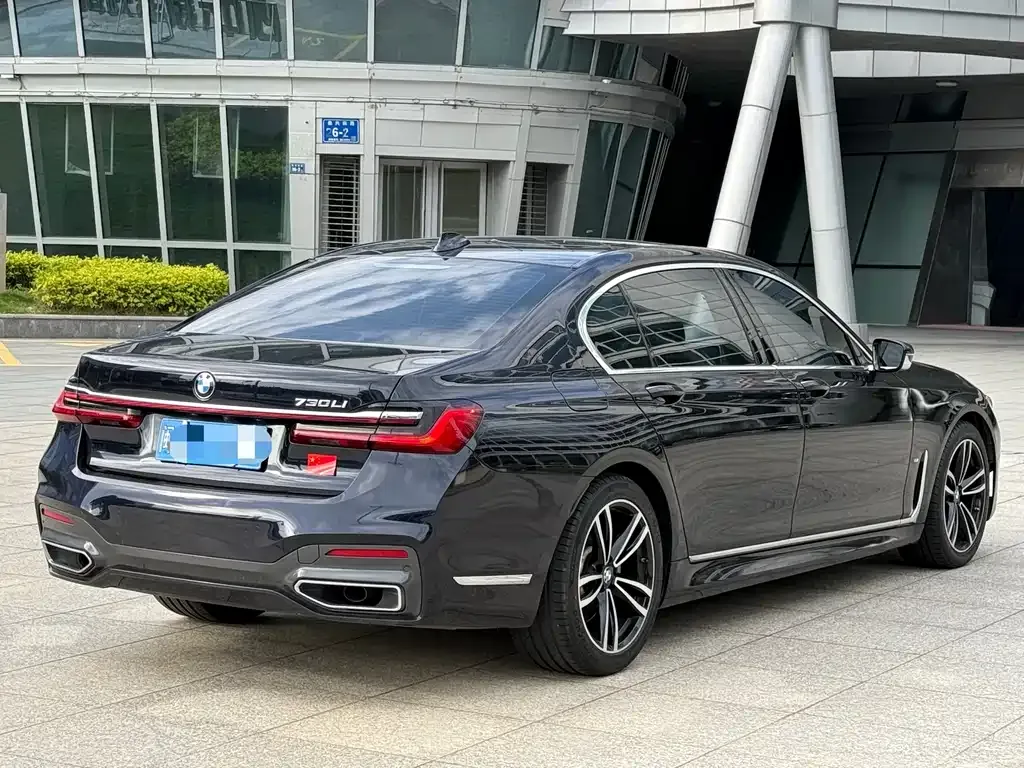 BMW 7 Series — фото 5