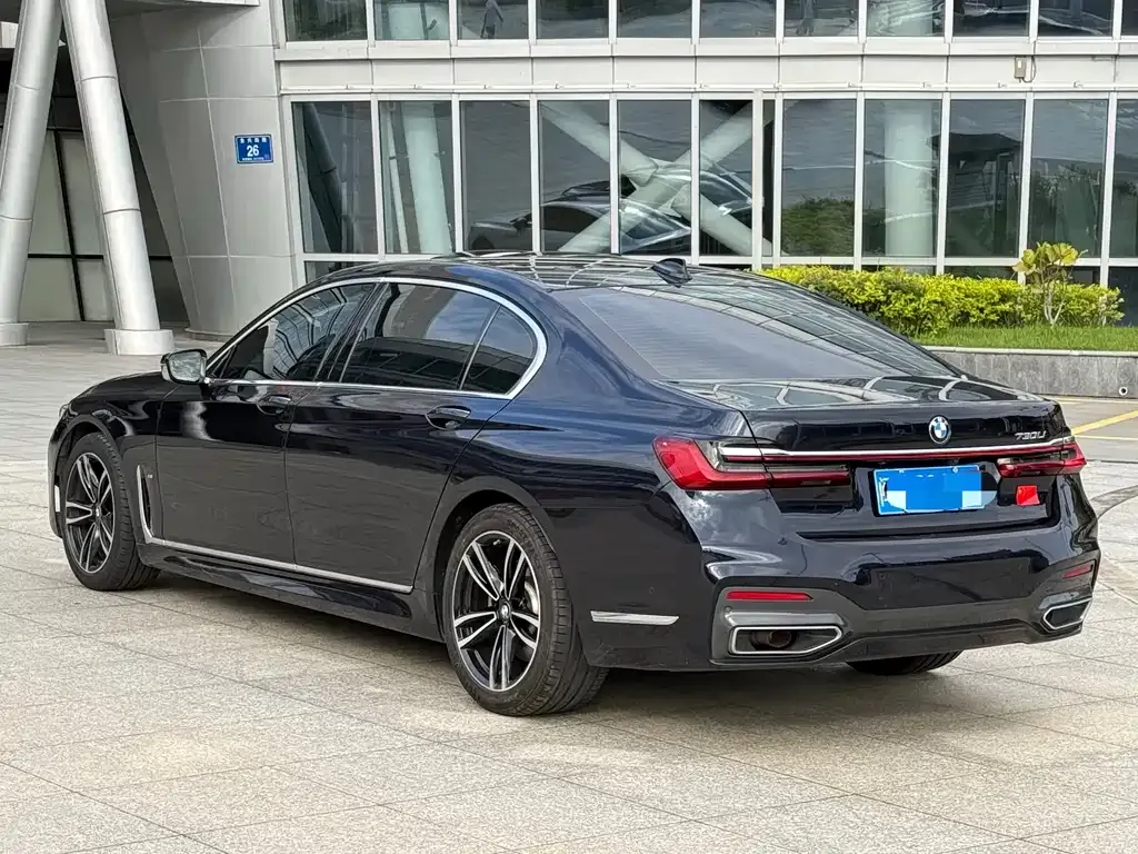 BMW 7 Series — фото 3