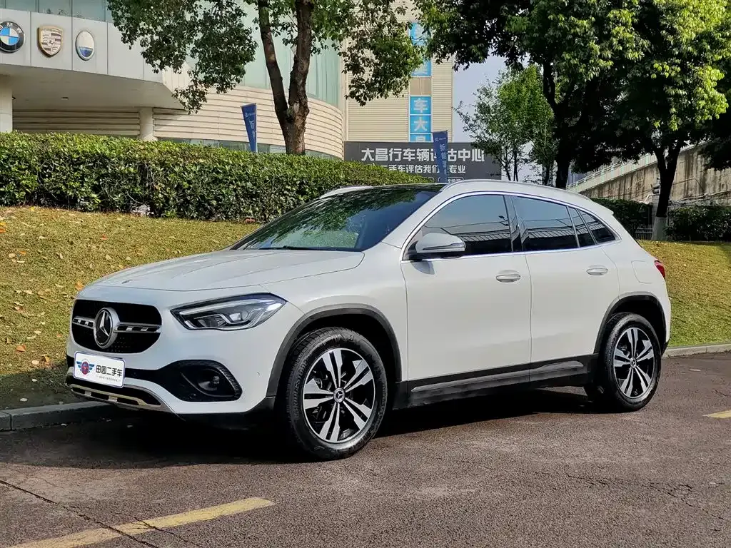 Mercedes-Benz GLA — фото 1