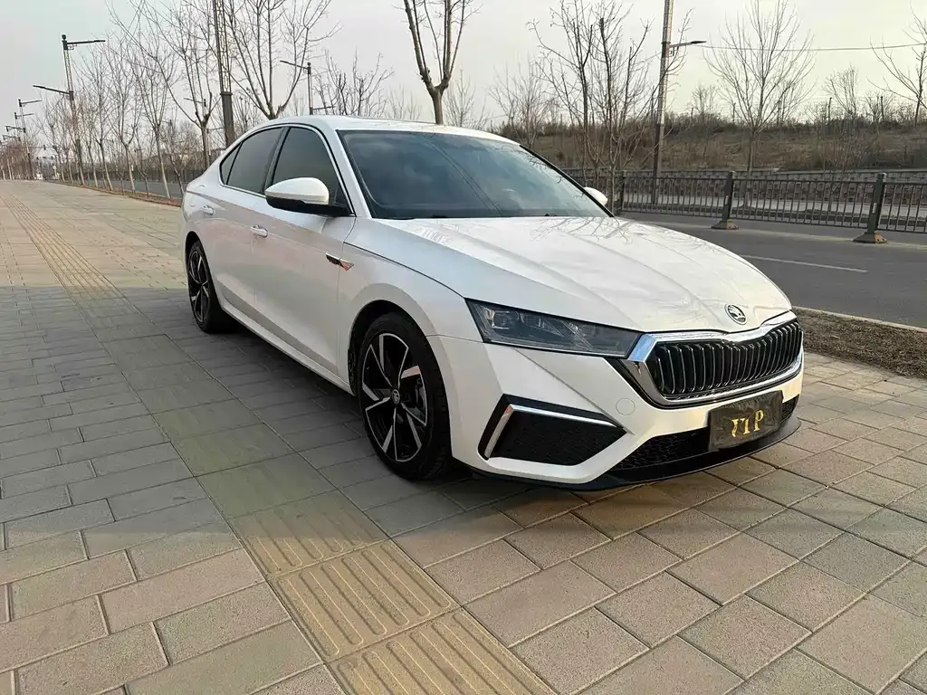 Skoda Octavia — фото 9