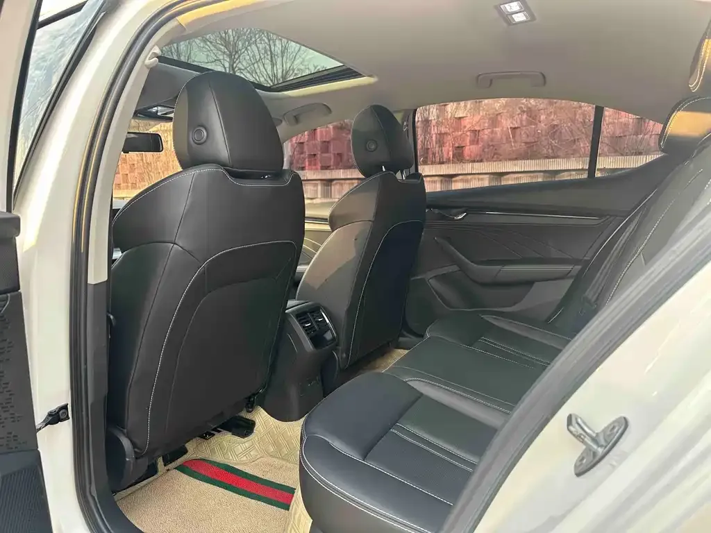 Skoda Octavia — фото 5