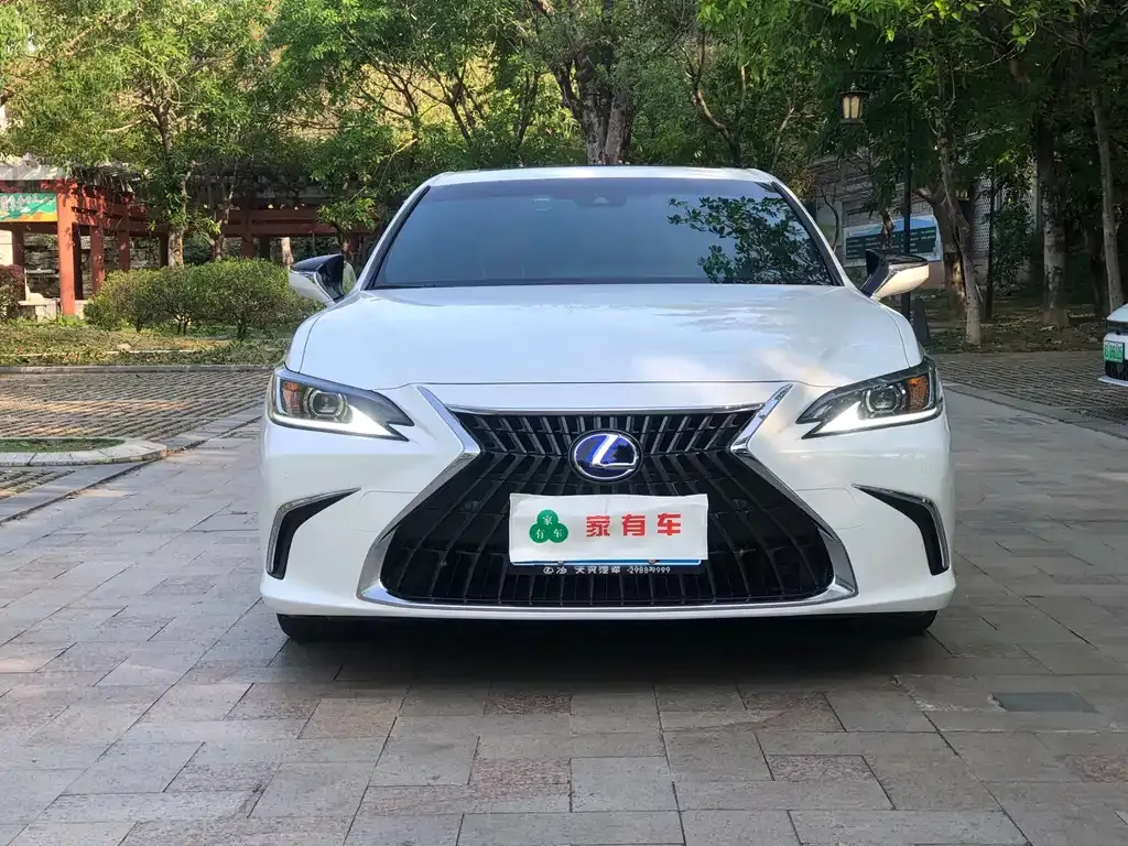Lexus ES — фото 10