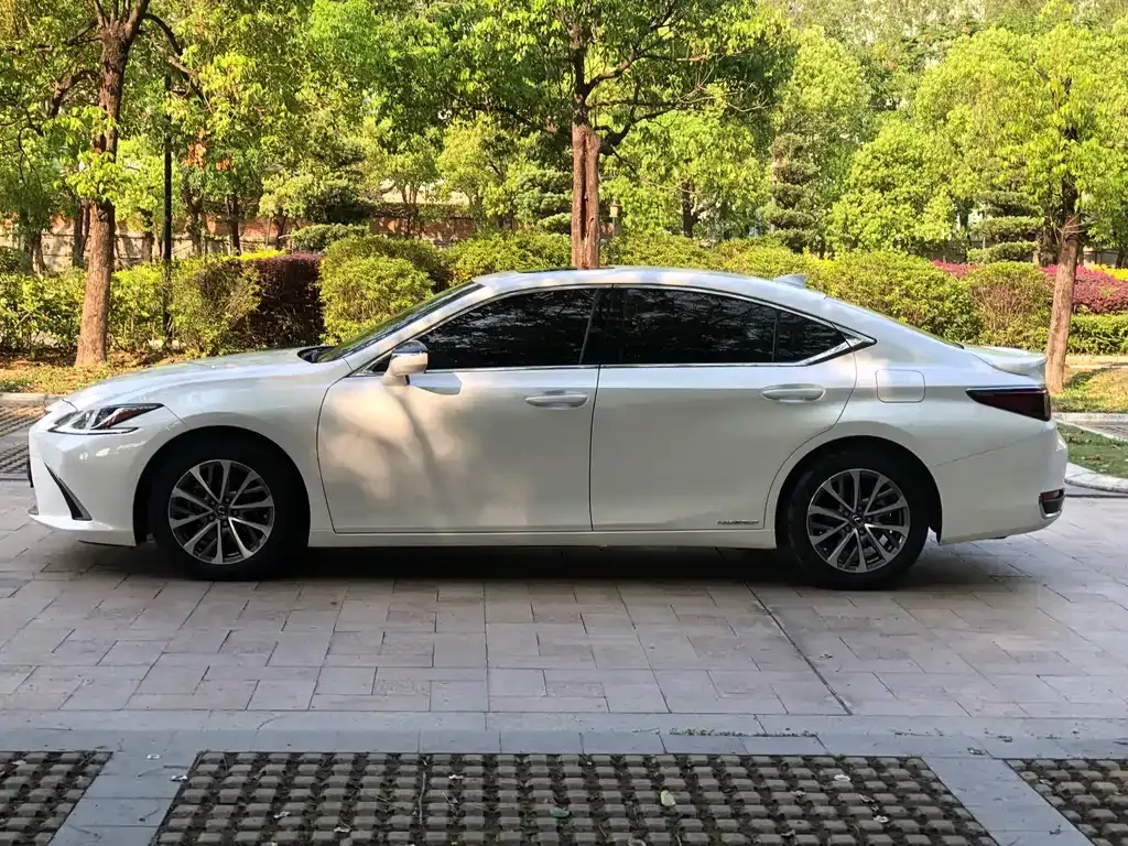 Lexus ES — фото 6
