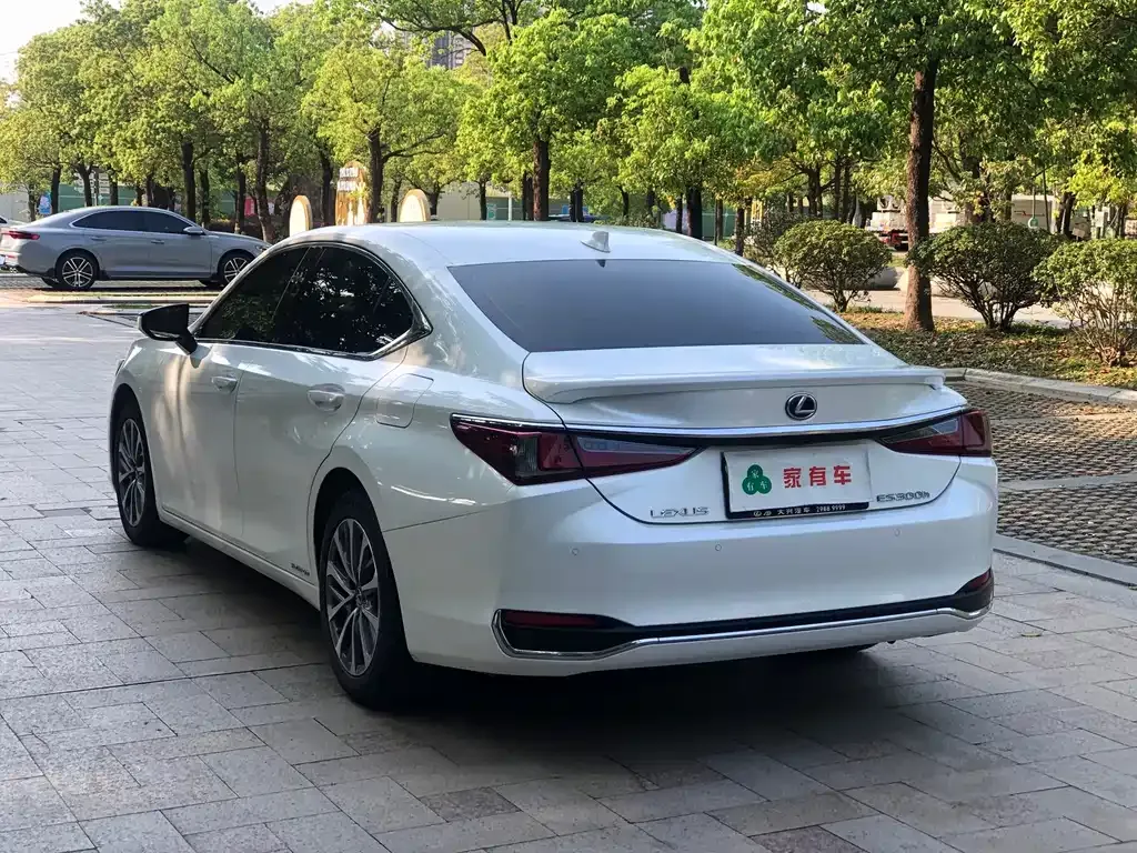 Lexus ES — фото 4