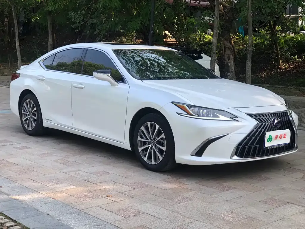 Lexus ES — фото 7