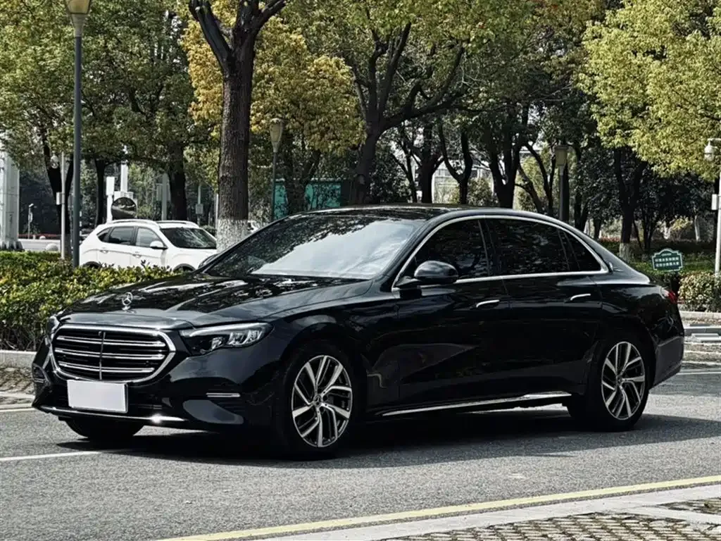 Mercedes-Benz E-Class — фото 10