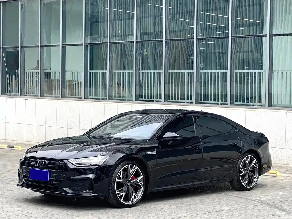 Audi A7L — фото 1
