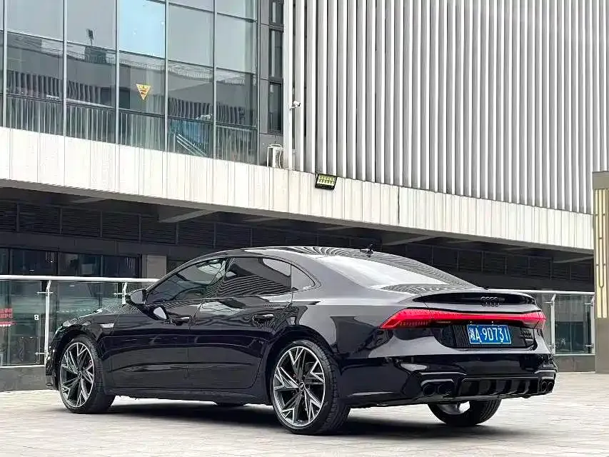 Audi A7L — фото 3