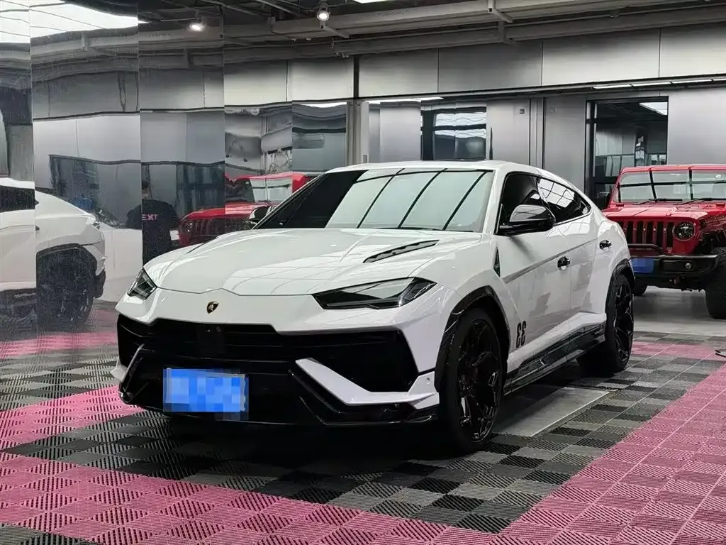 Lamborghini Urus — фото 1