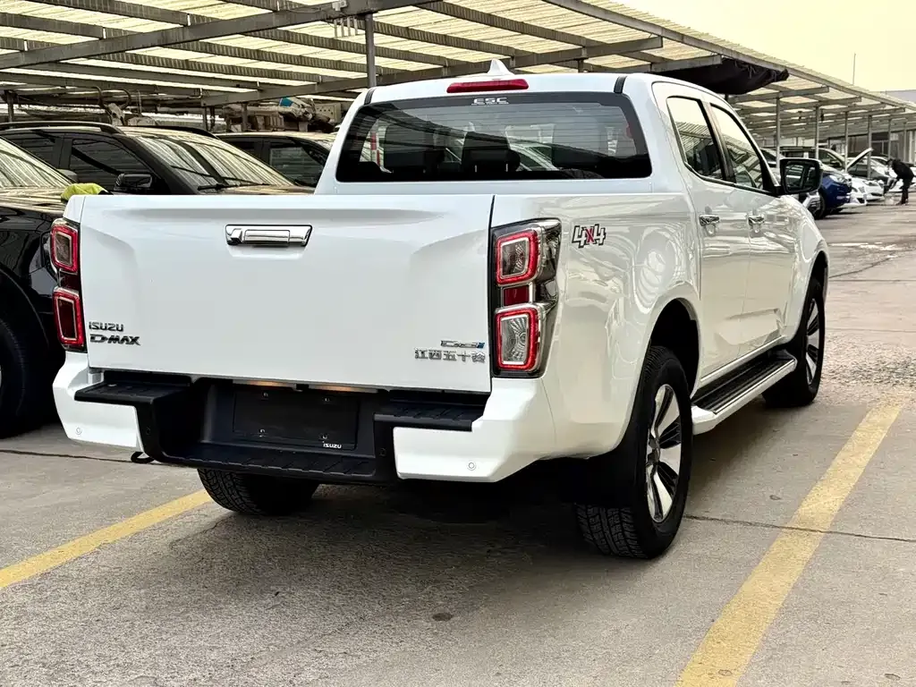 Isuzu D-MAX — фото 8