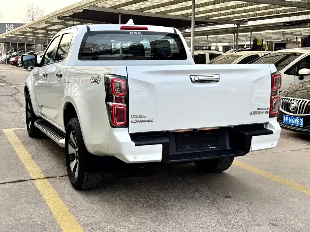 Isuzu D-MAX — фото 10
