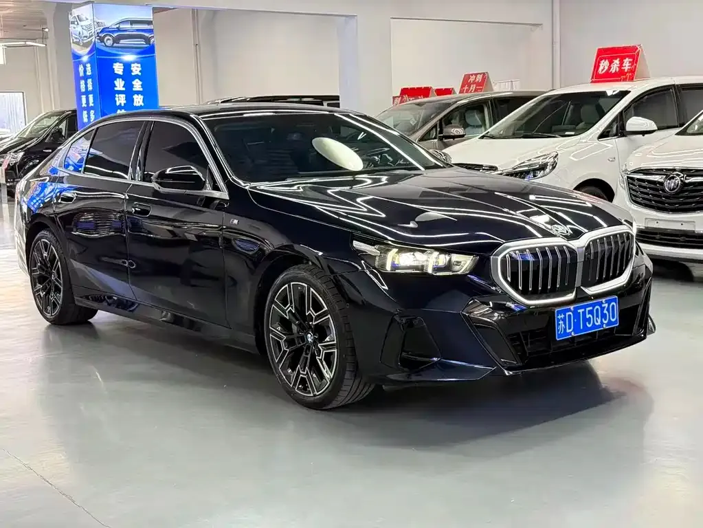 BMW 5 Series — фото 4
