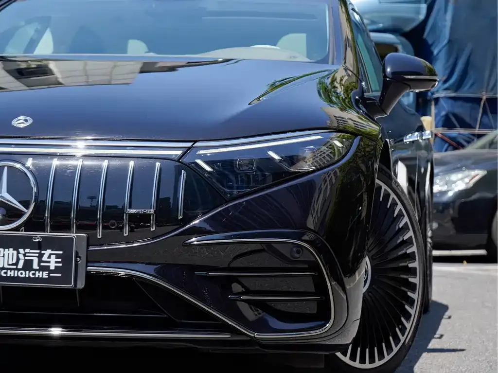 Mercedes-Benz EQS AMG — фото 4