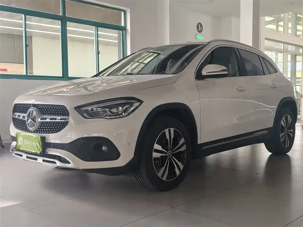 Mercedes-Benz GLA — фото 1