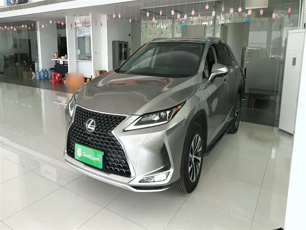 Lexus RX — фото 1