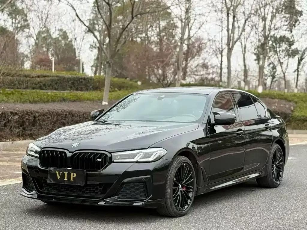 BMW 5 Series — фото 1
