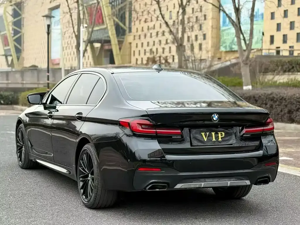 BMW 5 Series — фото 4