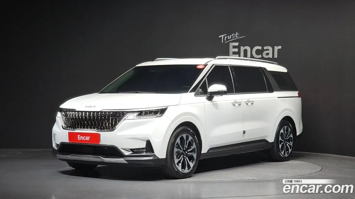Kia Carnival — фото 1