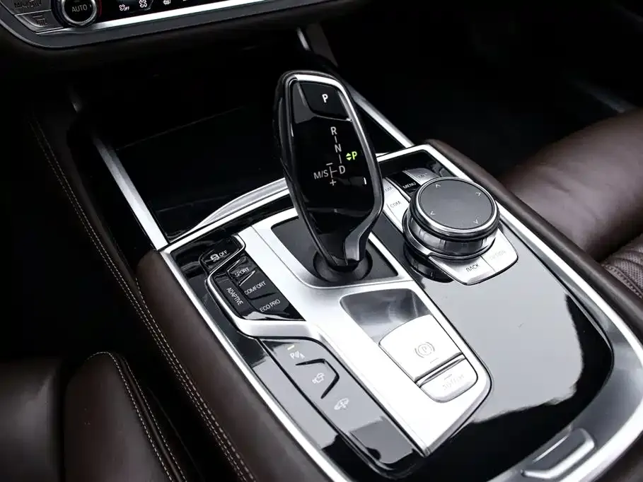 BMW 7 Series — фото 4