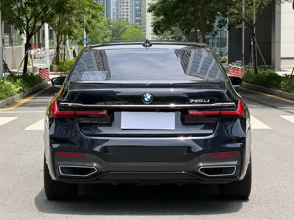 BMW 7 Series — фото 4