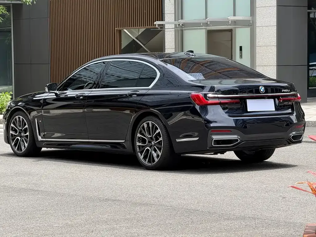 BMW 7 Series — фото 5