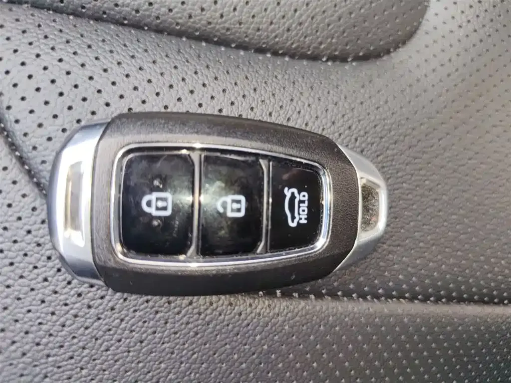 Hyundai Elantra — фото 10