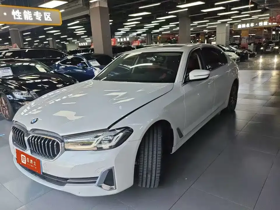 BMW 5 Series — фото 1