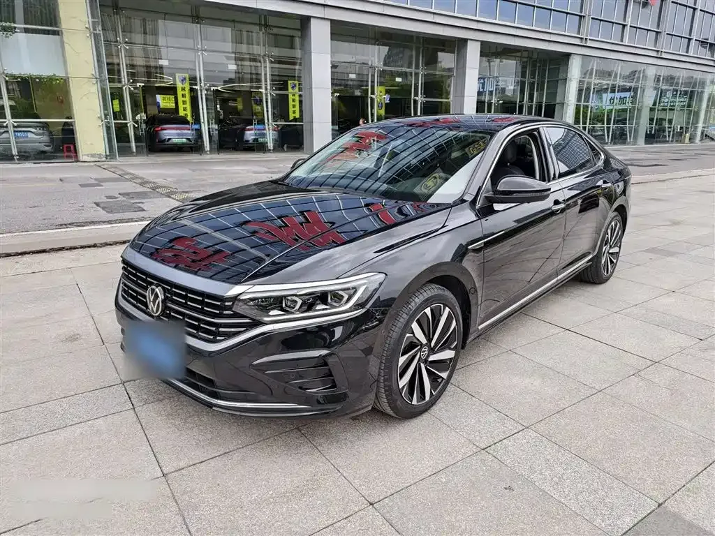 Volkswagen Passat — фото 1