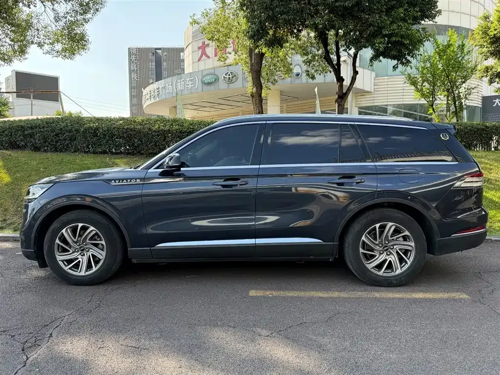 Lincoln Aviator — фото 6