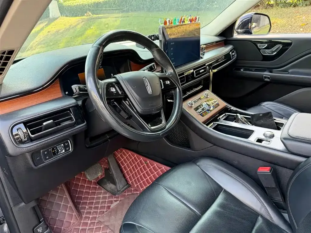 Lincoln Aviator — фото 10