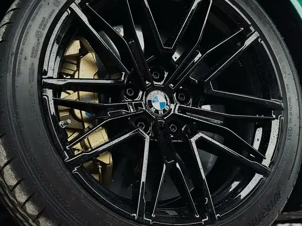 BMW M5 New Energy — фото 8