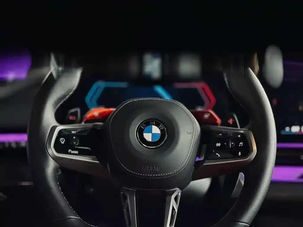 BMW M5 New Energy — фото 2