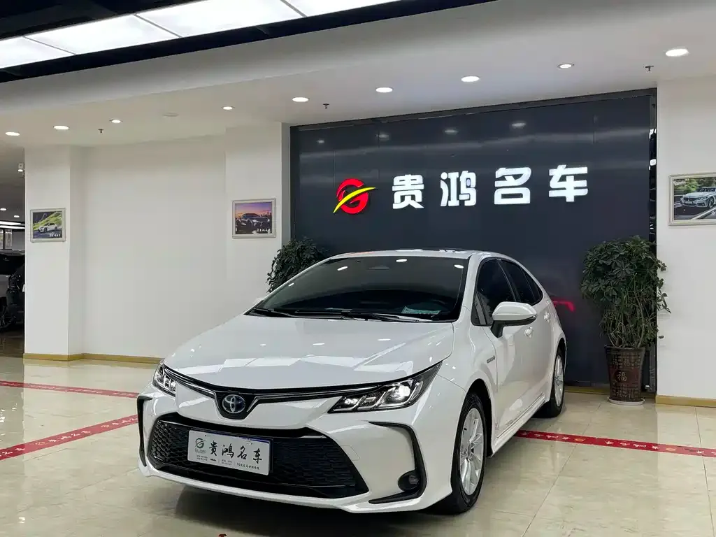Toyota Corolla — фото 1