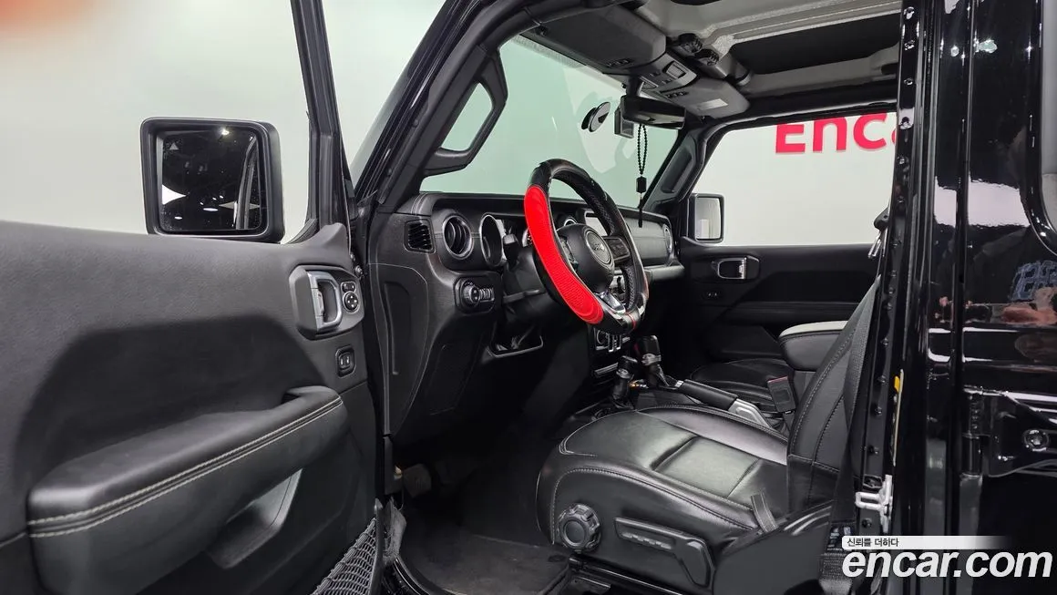 Jeep Wrangler — фото 7
