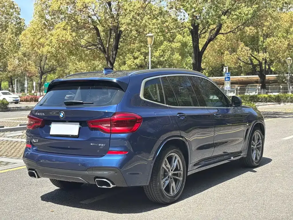 BMW X3 — фото 10
