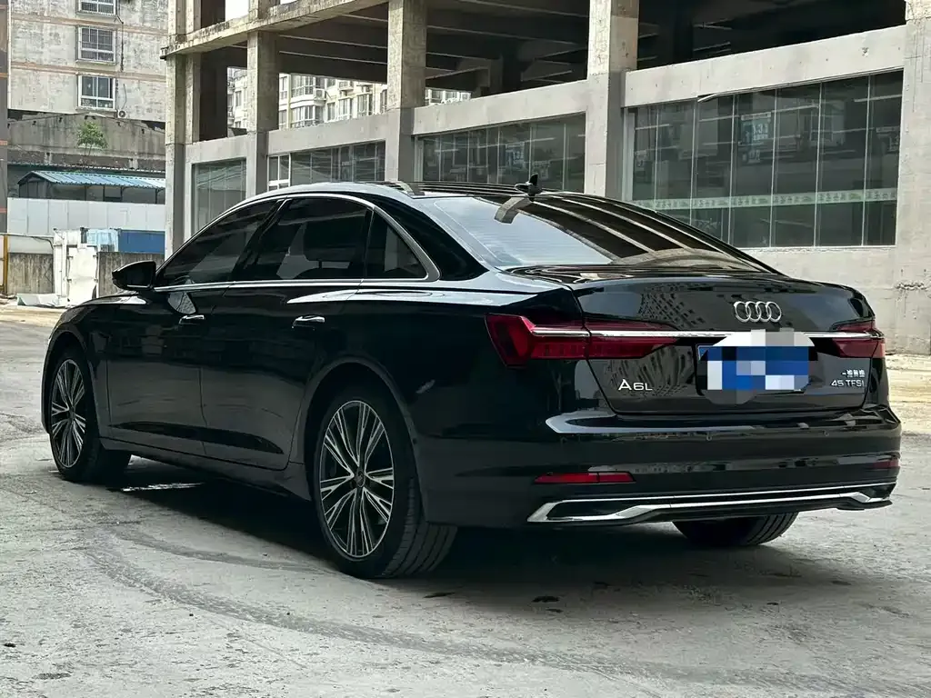 Audi A6L — фото 7