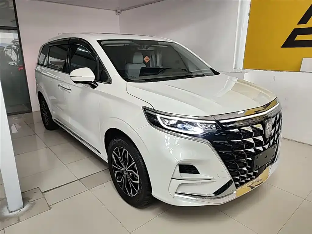 Roewe iMAX8 New Energy — фото 8