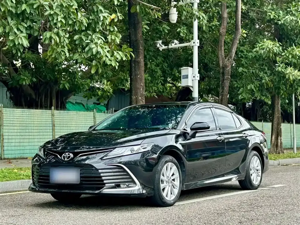 Toyota Camry — фото 8