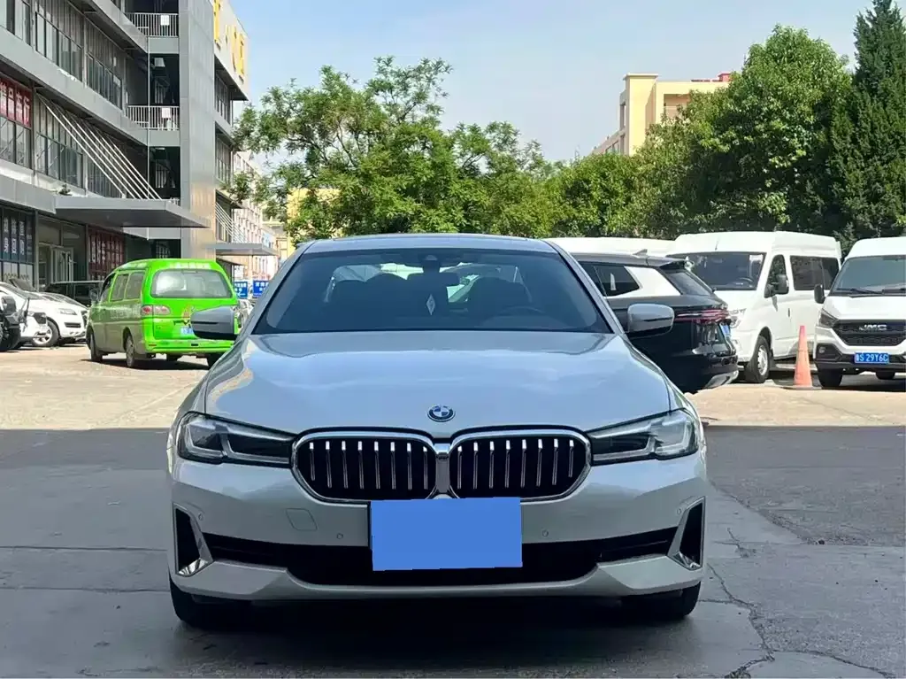 BMW 5 Series — фото 4