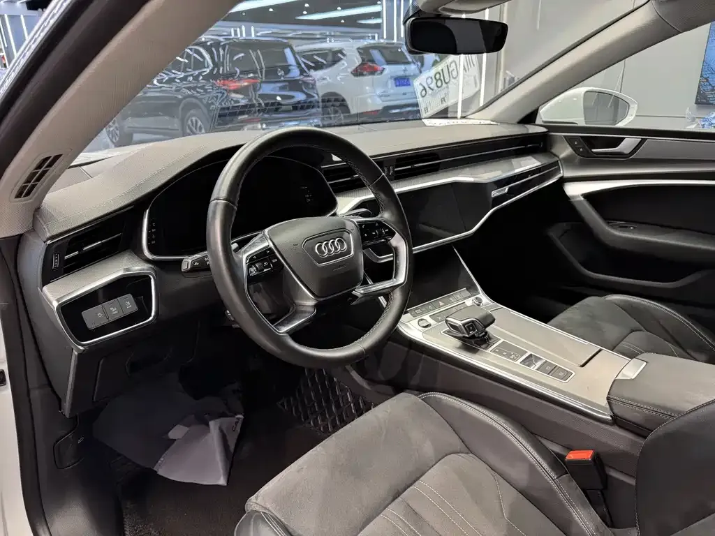Audi A7L — фото 2
