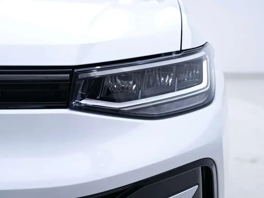 Volkswagen Tharu — фото 2